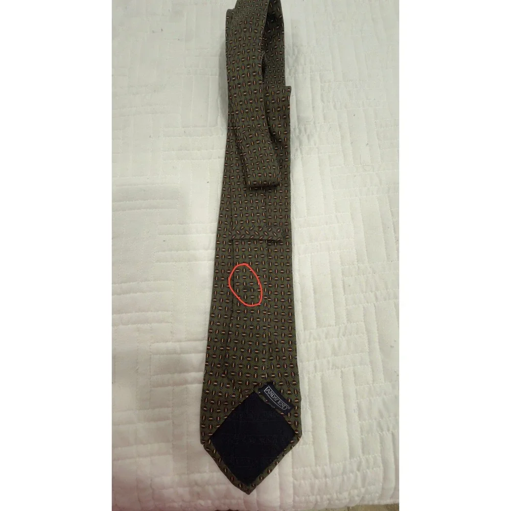 Lands' End Mens Silk Tie Green Geometric Medallion Handsewn USA Long Necktie